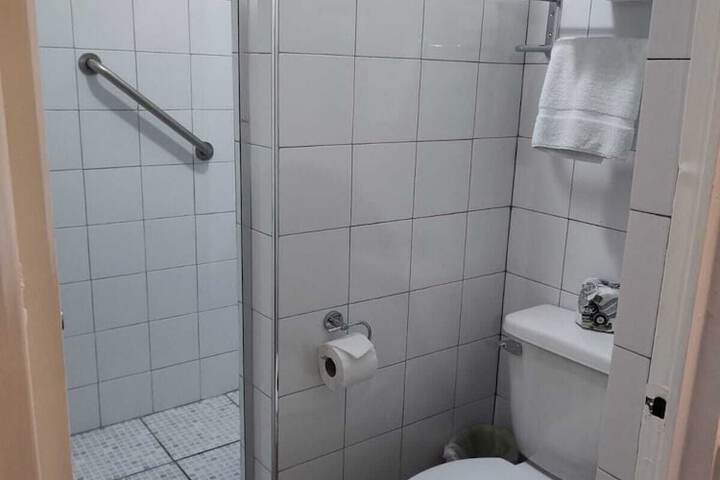 Room 14 of 28