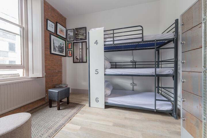 Room 11 of 36