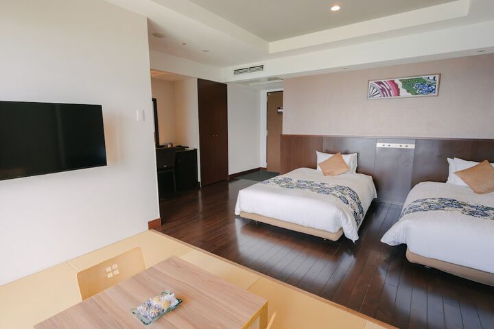 Room 76 of 299