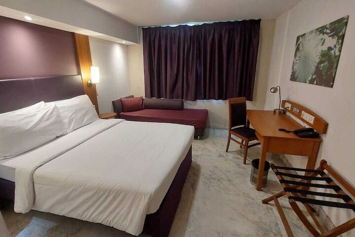 Room 5 of 30