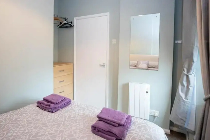 Room 5 of 10