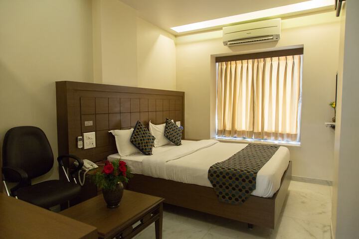 Room 9 of 31