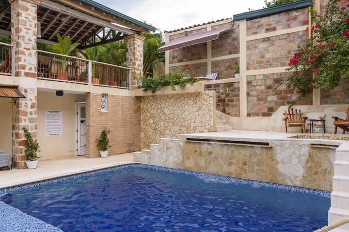 Pool 50 of 71