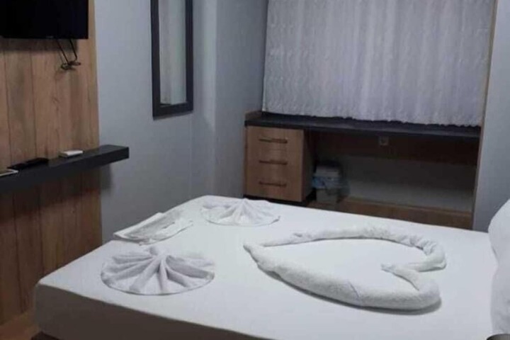 Room 9 of 24
