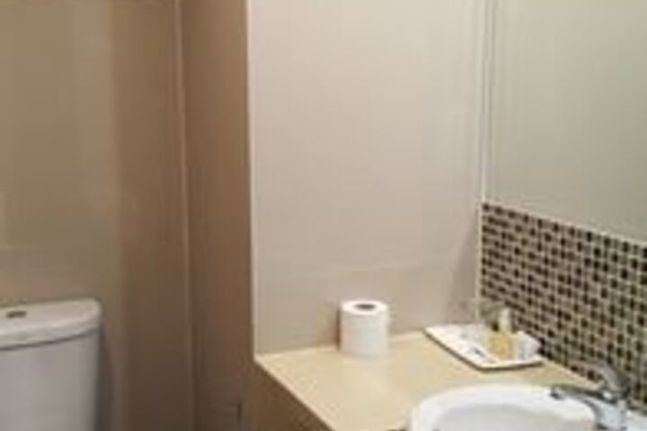 Room 34 of 103