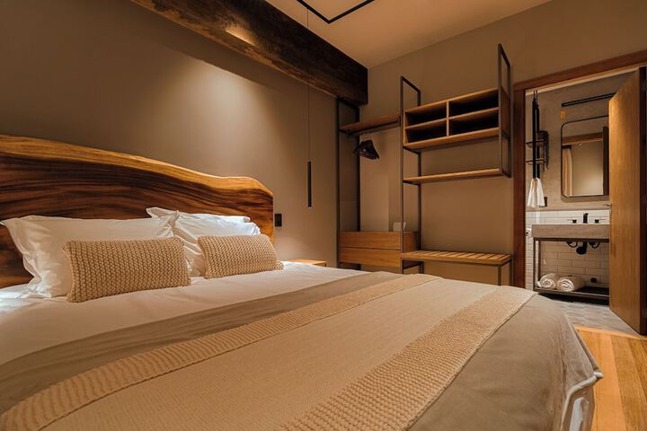 Room 32 of 92