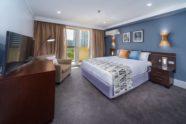 Room 8 of 80