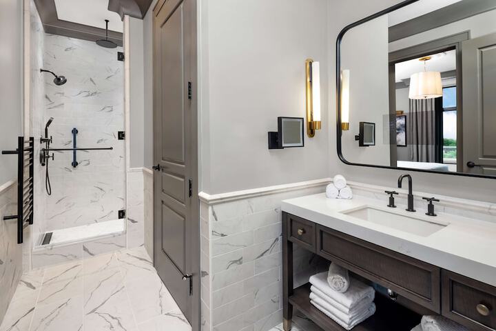 Bathroom shower