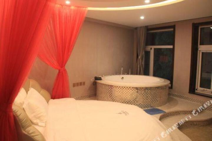 Lintao Yijing Oriental Hotel