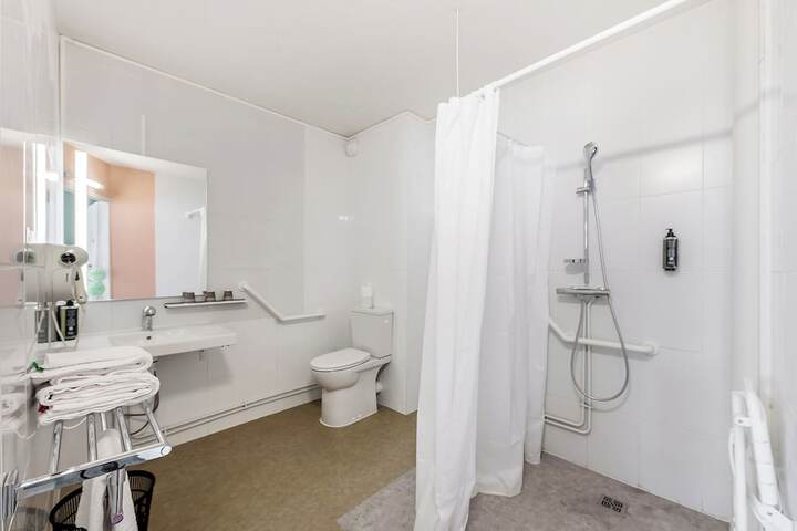 Clean Restrooms