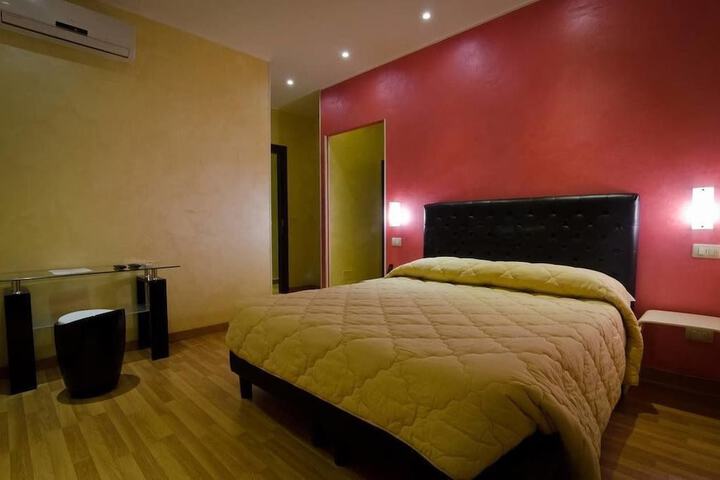 Room 3 of 39