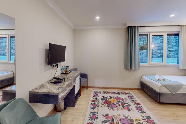 Room 3 of 21
