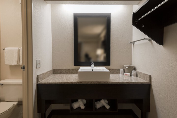 ADA Accessible Superior King (15 of 22)