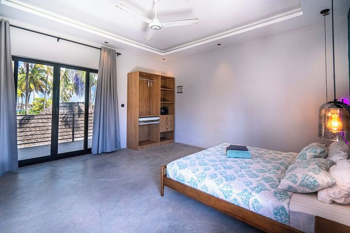 Room 4 of 24