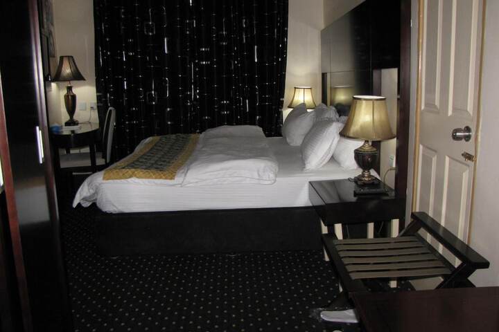 Room 17 of 35