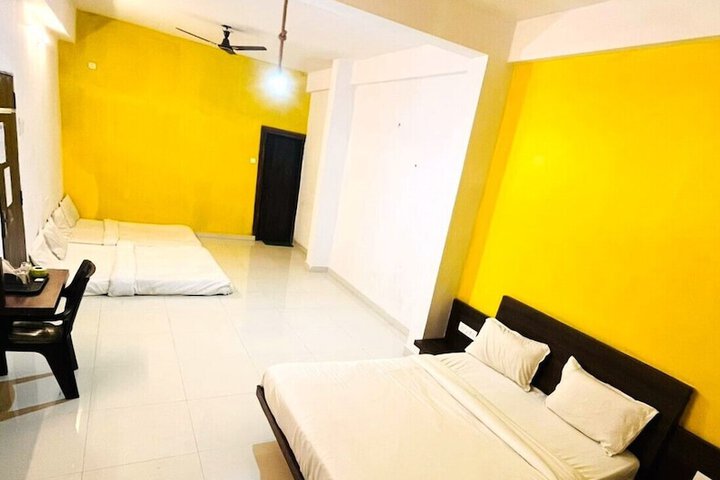 Room 11 of 25