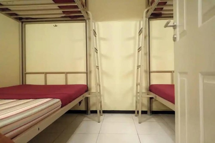 Room 9 of 24