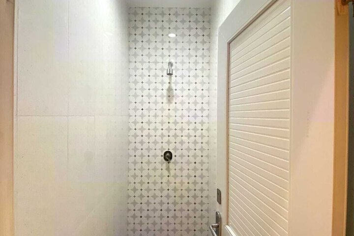 Room 14 of 17