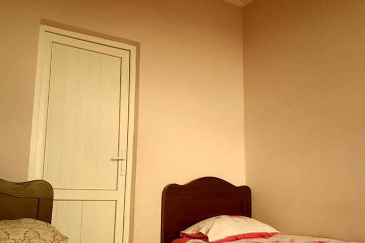 Room 2 of 20