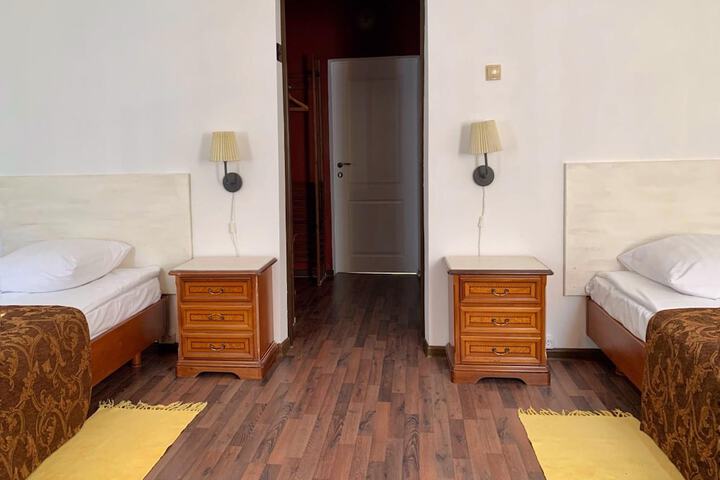 Room 24 of 62