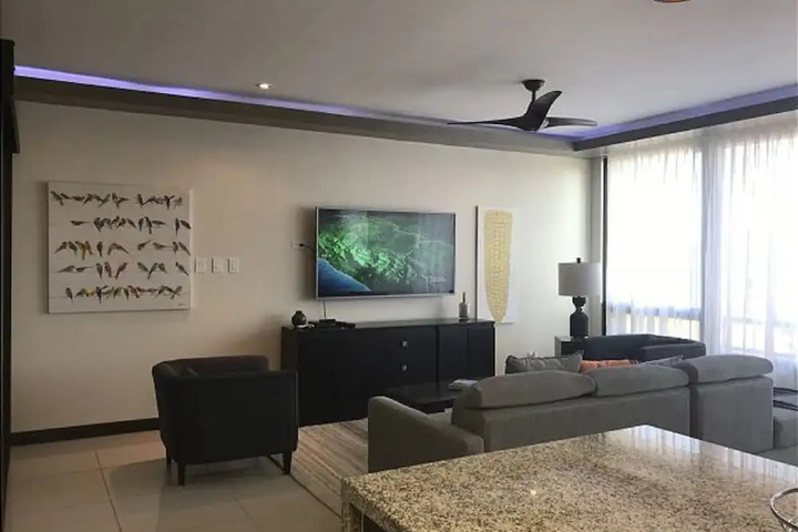 Room 5 of 16