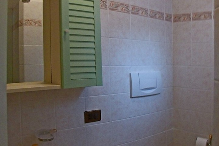 Room 17 of 25