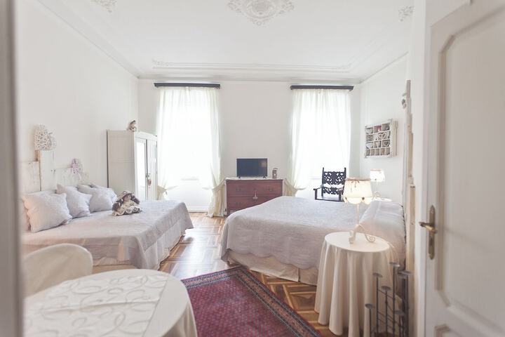 Room 13 of 47