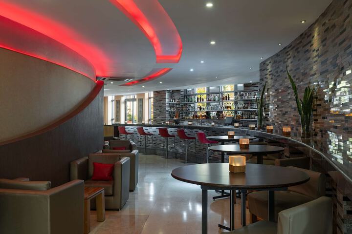 Lounge 179 of 227