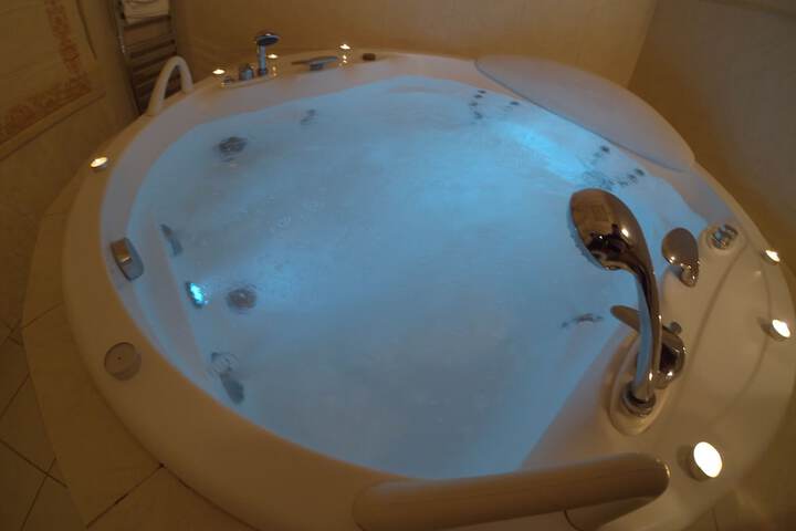 Hot Tub 103 of 141