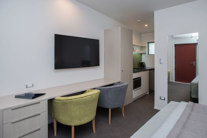 Room 6 of 31