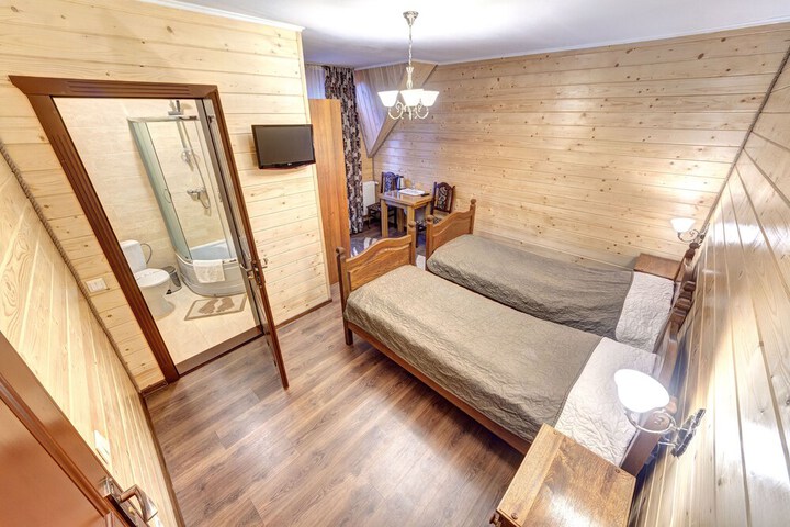 Room 6 of 51