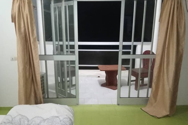 Room 10 of 49