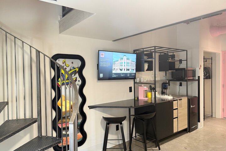 Room 6 of 92