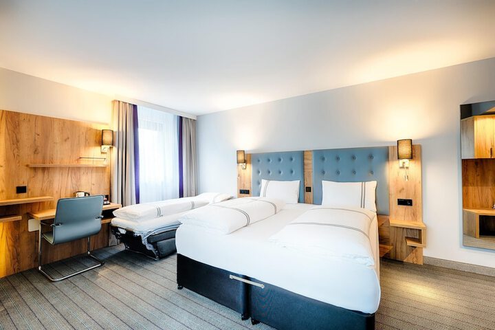 Room 34 of 75