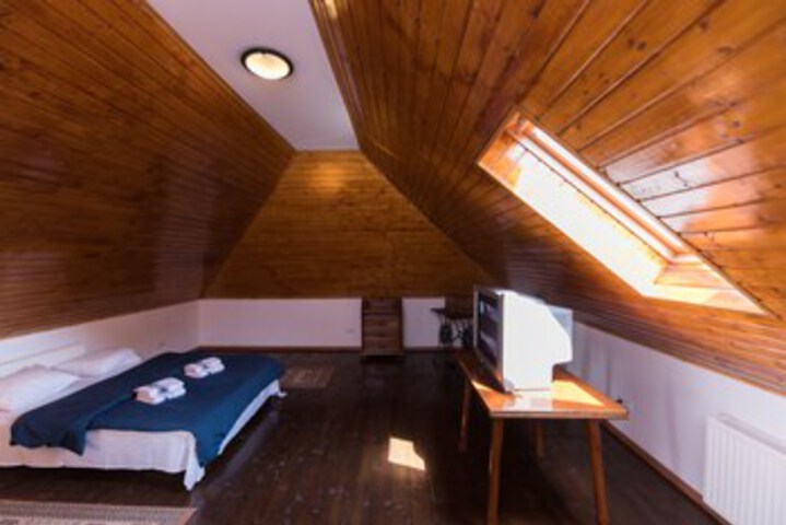 Room 19 of 44