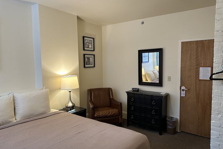 Room 33 of 57