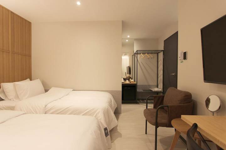 Room 9 of 59
