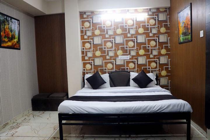 Room 9 of 34