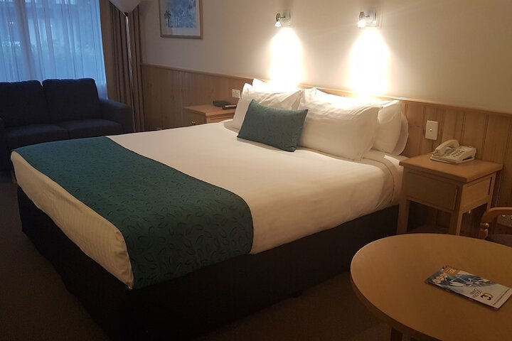 Room 4 of 42