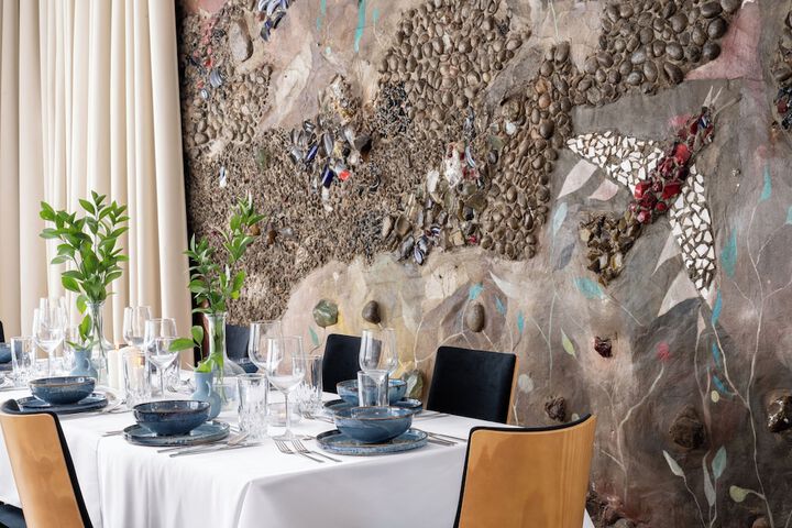Dining 40 of 62
