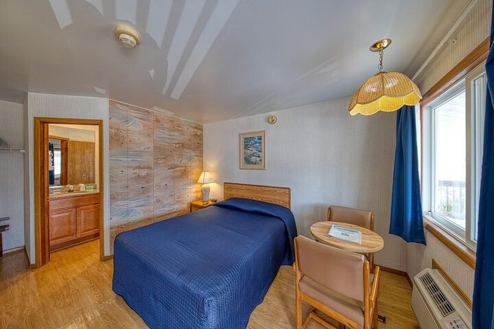 Room 2 of 22