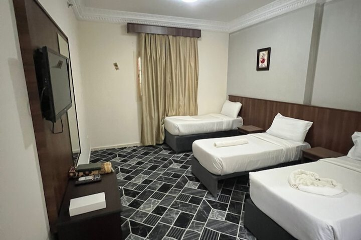 Room 15 of 32