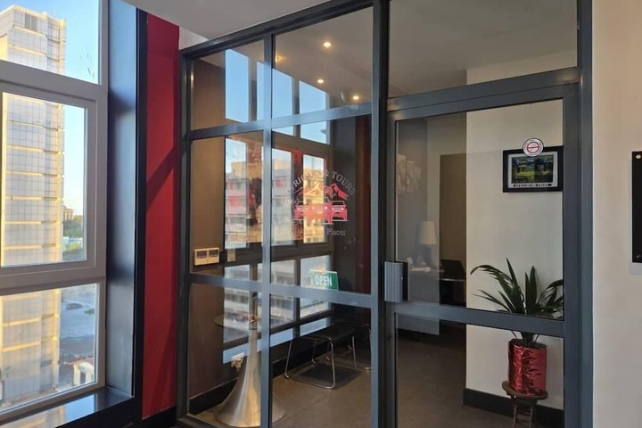 Concierge desk