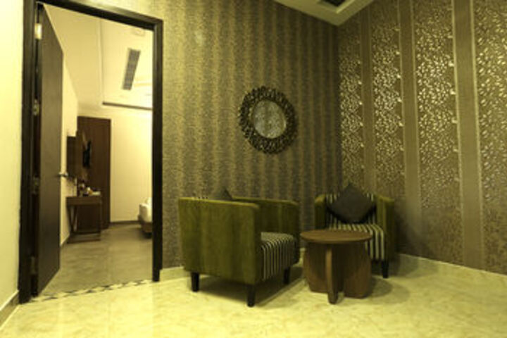 Room 32 of 51