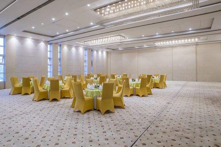 Ballroom/Hall 45 of 55