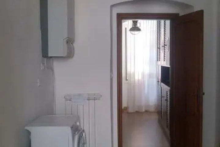 Room 2 of 3