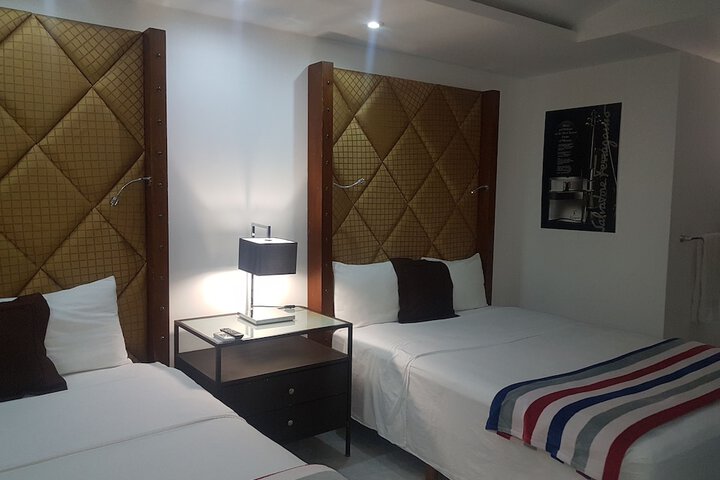 Room 12 of 68