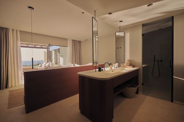 Room 90 of 225
