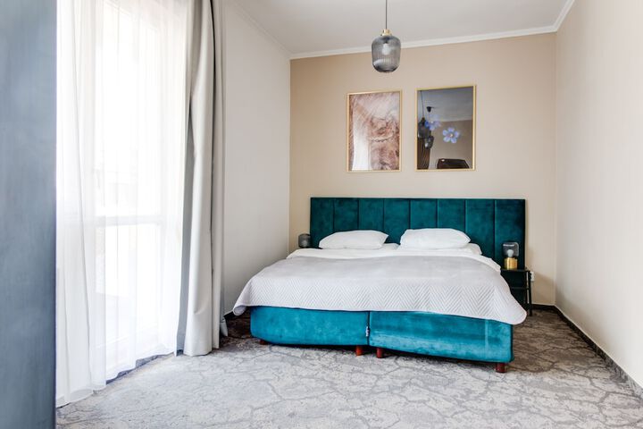 Room 15 of 115