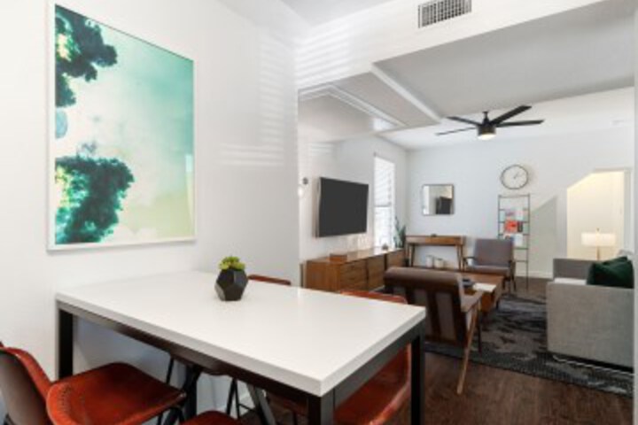 Room 12 of 73